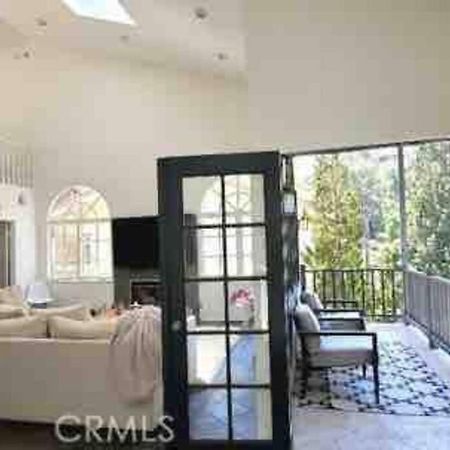 Stunning Mediterranean Mansion In Laurel Canyon Los Angeles Exterior photo