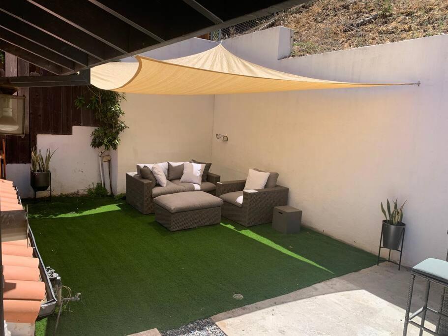 Stunning Mediterranean Mansion In Laurel Canyon Los Angeles Exterior photo